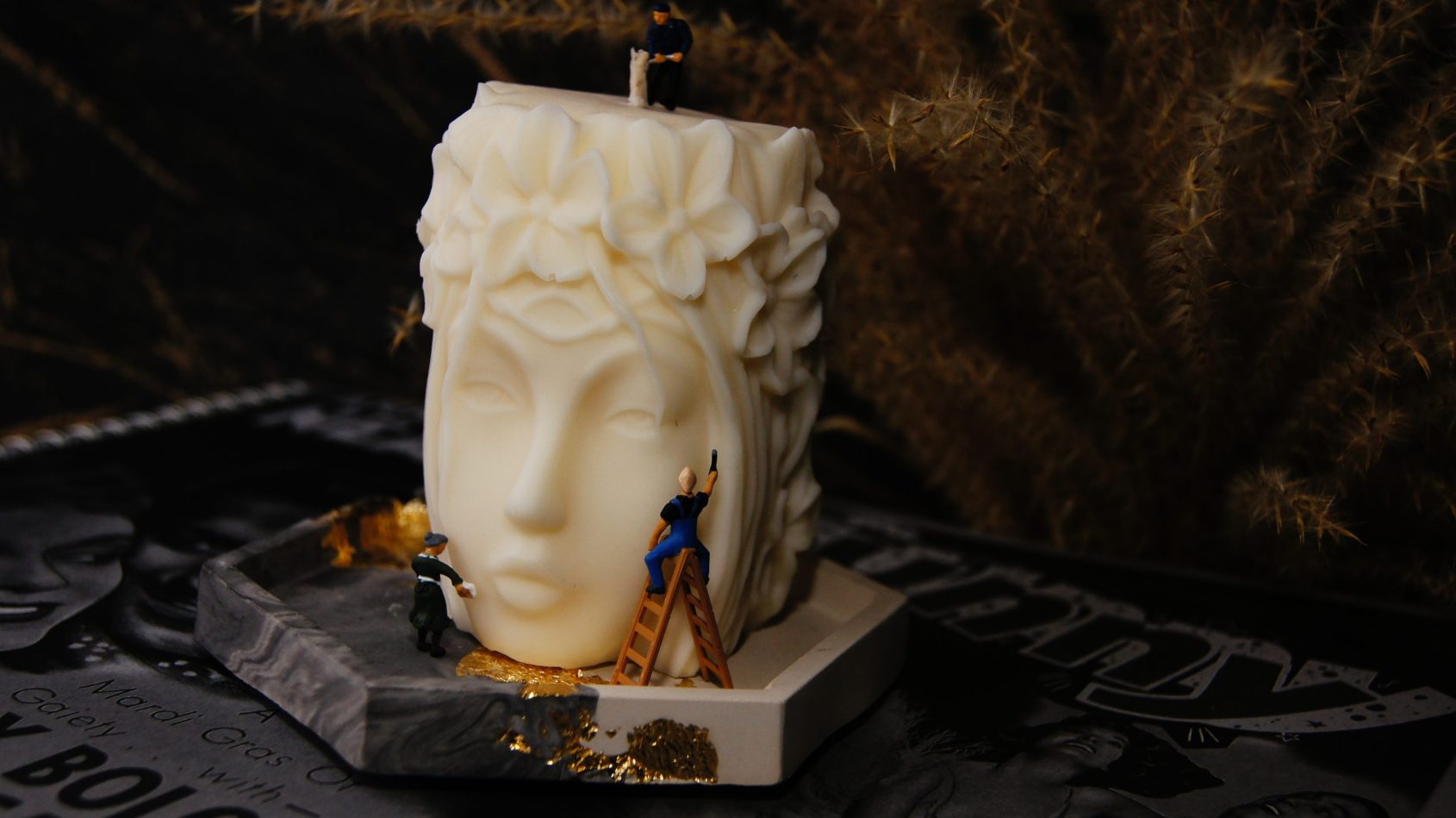 Sojowa świeca dekoracyjna - twarz kobiety