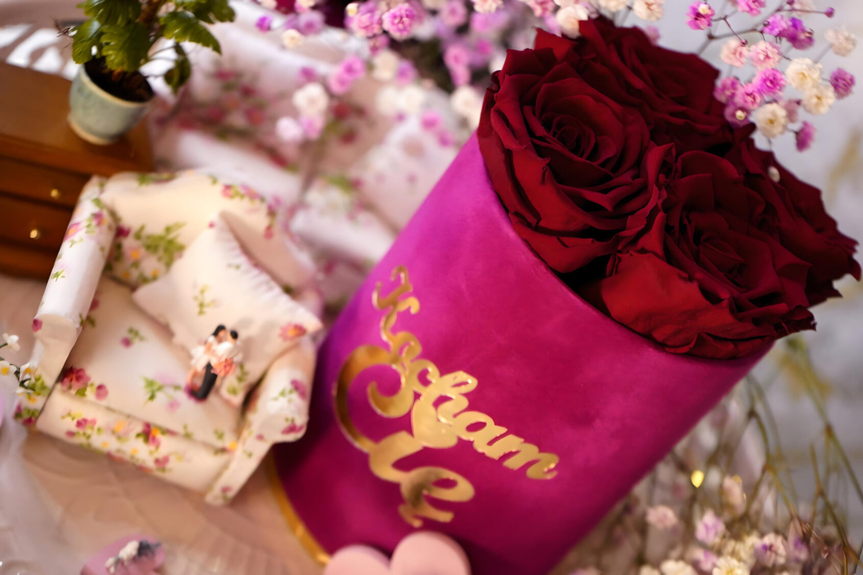 Flower Box z wiecznymi różami Salwa Śmiechu